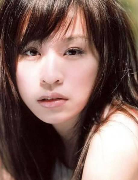 「甜蜜教主」王心凌曬近照，網友又認不出了：劉嘉玲和蔡明的結合體？