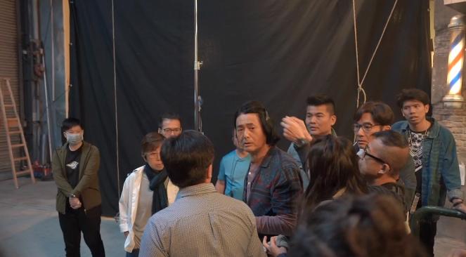 【片場驚爆見紅!!】周潤發63歲拍戲博曬老命, 被打到頭破血流還繼續拍到導演說停！網友: 敬業到~