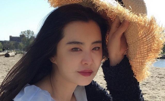王祖賢悄然現身長春禮佛，52歲聶小倩無緣婚姻終選擇皈依佛門！