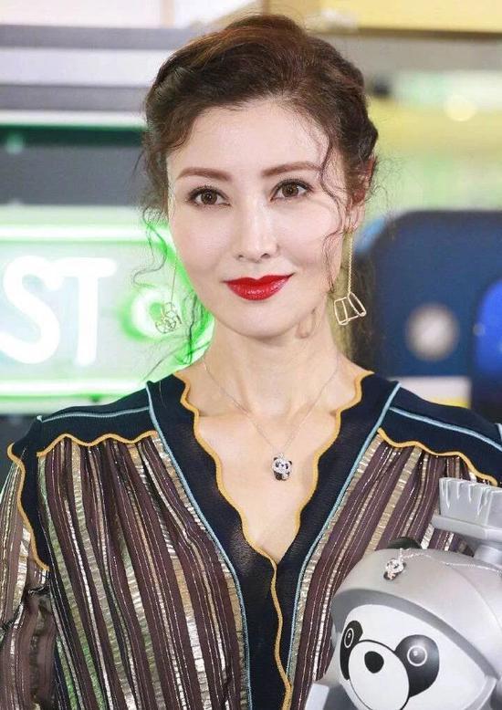 48歲李嘉欣臉部凹陷變多邊形，最美港姐成過去式，網友：嚇人