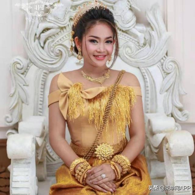 慘不忍睹！柬埔寨一女星整容不成反變「熊貓眼」……