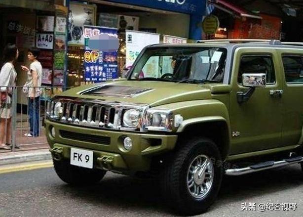 陳小春坦言10年沒換過車，看到他的座駕後，網友表示：再等10年吧