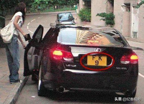 陳小春坦言10年沒換過車，看到他的座駕後，網友表示：再等10年吧