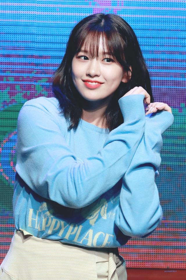 少女時代《Gee》推出時，IZONE安俞真只有6歲？