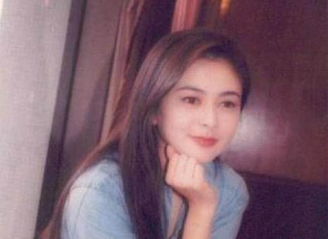 關之琳逛街被粉絲偶遇合照，大美人生圖顏值堪憂