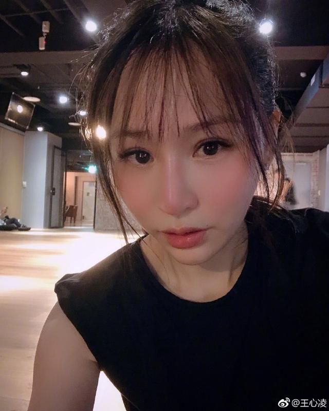 細思極恐！王心凌這麼多年的封面照竟只用左臉，右臉究竟怎麼了？