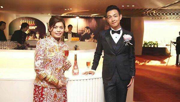 妻子不漂亮他卻寵了16年！曾是一線明星，為成名而改名