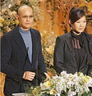 67歲洪金寶和「肥貓」狀態不如72歲鄭少秋，但83歲的他才最硬朗