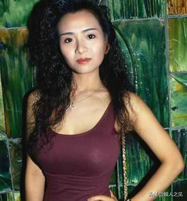 53歲葉子楣近照，男友心臟病發離世，留下無兒無女的她靠養狗度日