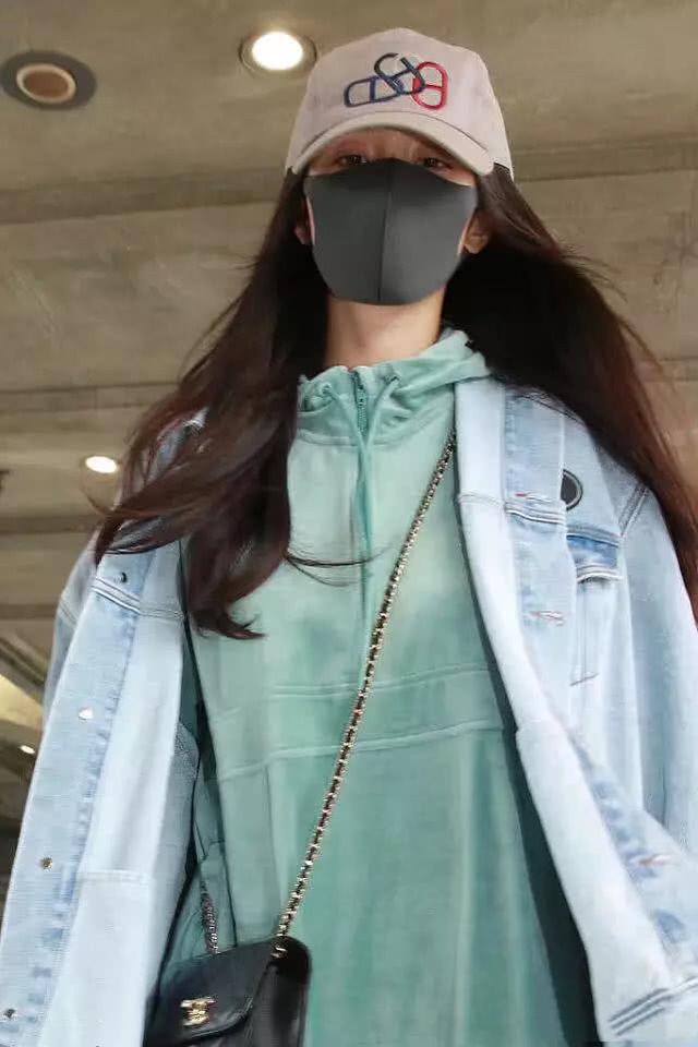 楊冪一周內二次抵港太不尋常，港媒曝她欲爭女兒撫養權！