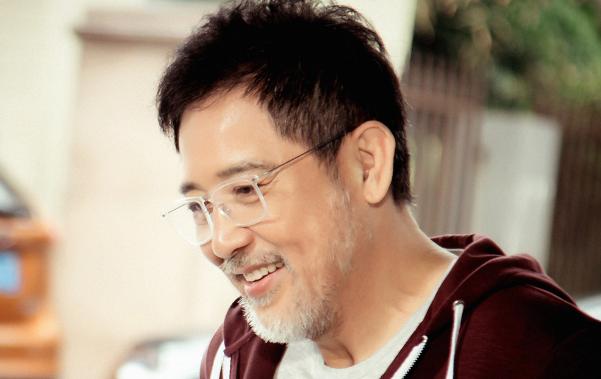 秦漢林青霞秘密領證再續前緣？秦漢正面回應：已婚，老婆是籃球！
