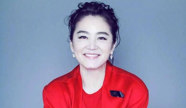 秦漢林青霞秘密領證再續前緣？秦漢正面回應：已婚，老婆是籃球！