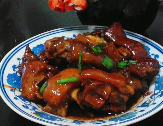家裡來客人，做上幾道家常菜，高端大氣上檔次還實惠，色香味俱全