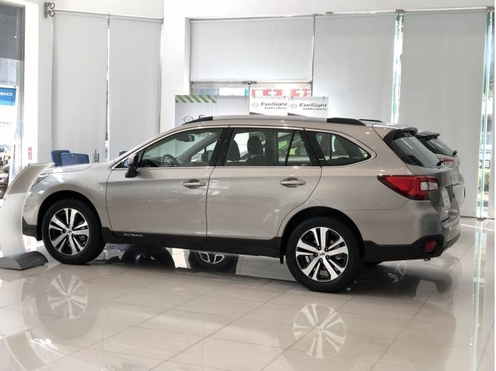 mondeo wagon 與 outback 的抉擇 - Subaru