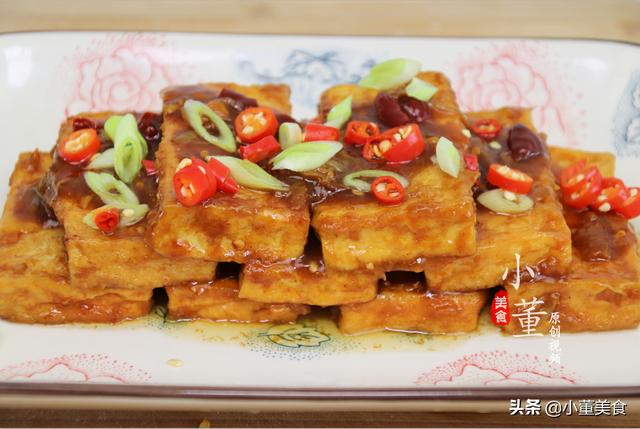 豆腐別炒著吃了，加2個雞蛋，教你解饞新吃法，上桌瞬間吃光光