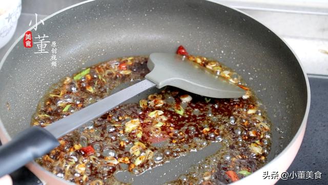 豆腐別炒著吃了，加2個雞蛋，教你解饞新吃法，上桌瞬間吃光光