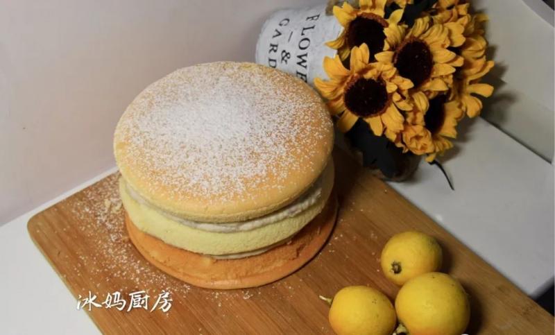 好特別的夾心芋頭奶油蛋糕，甜而不膩~