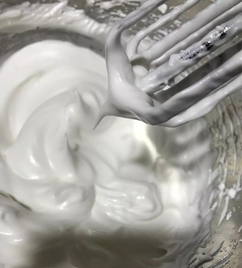好特別的夾心芋頭奶油蛋糕，甜而不膩~
