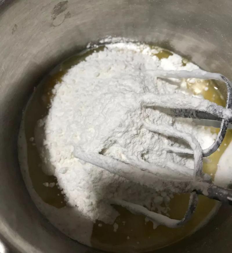 好特別的夾心芋頭奶油蛋糕，甜而不膩~