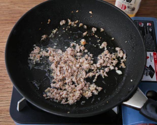 肉末炒茄子太油膩 那一定要學會這招 茄子少吸油 下飯吃最好