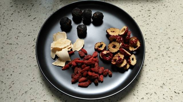 秋季養生一定要喝它 補氣養血 我家每天都喝 常喝面色紅潤