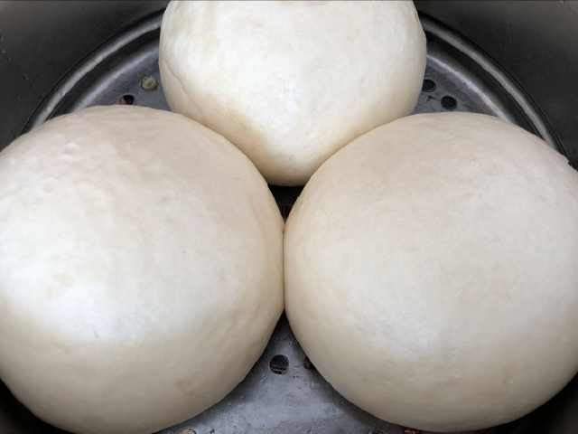 蒸饅頭時，只加酵母是大錯特錯，加「它」饅頭又香又暄軟還好吃