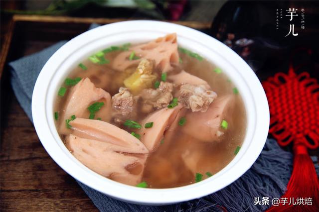 蓮藕排骨湯好喝有訣竅，這麼做，蓮藕軟糯滋補養生，全家吃不夠