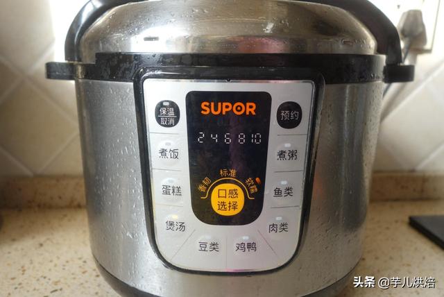 蓮藕排骨湯好喝有訣竅，這麼做，蓮藕軟糯滋補養生，全家吃不夠