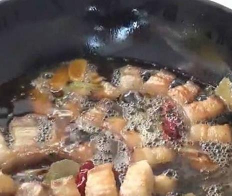 五花肉一定要這樣做，在加一瓶啤酒，比紅燒肉還好吃，讓你忍不住舔盤子!