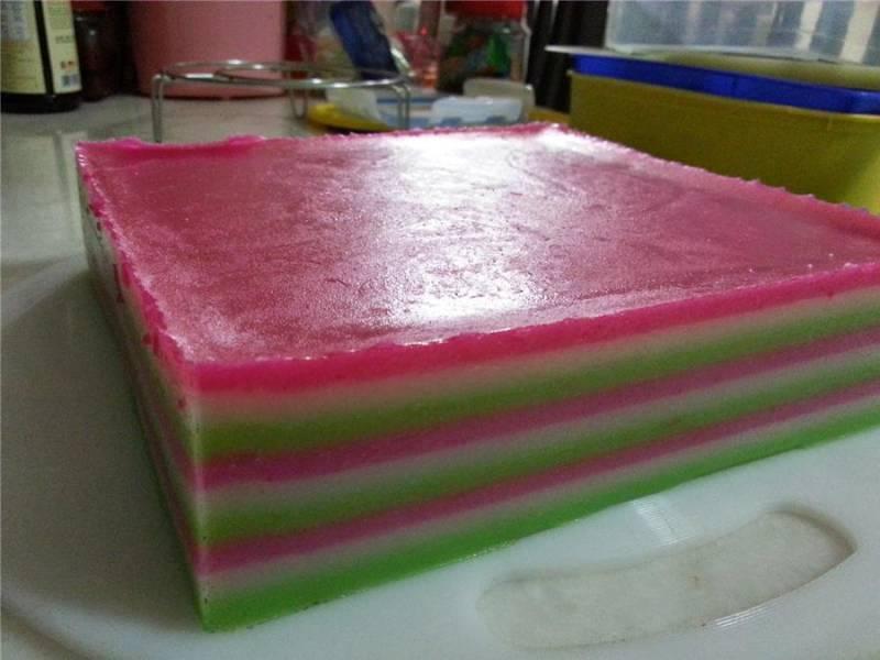 傳統9層糕，做法非常簡單。材料也容易找到。15分鐘就能完成了噢～