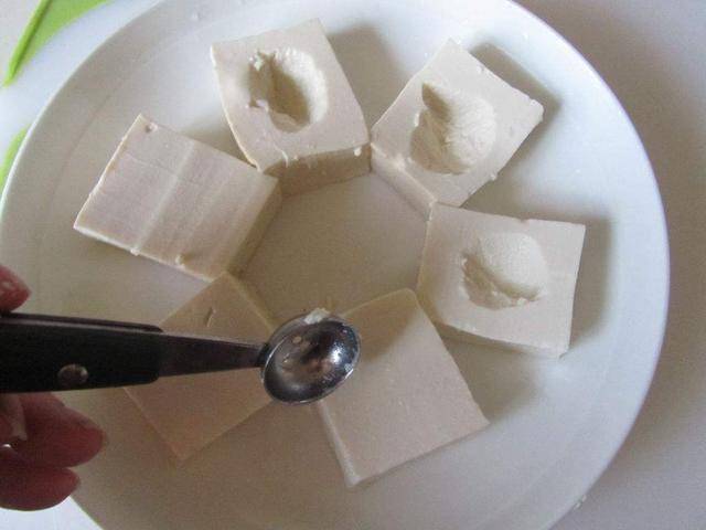 豆腐別再炒著吃，試試這種做法，簡單易做一學就會，一口一塊真香
