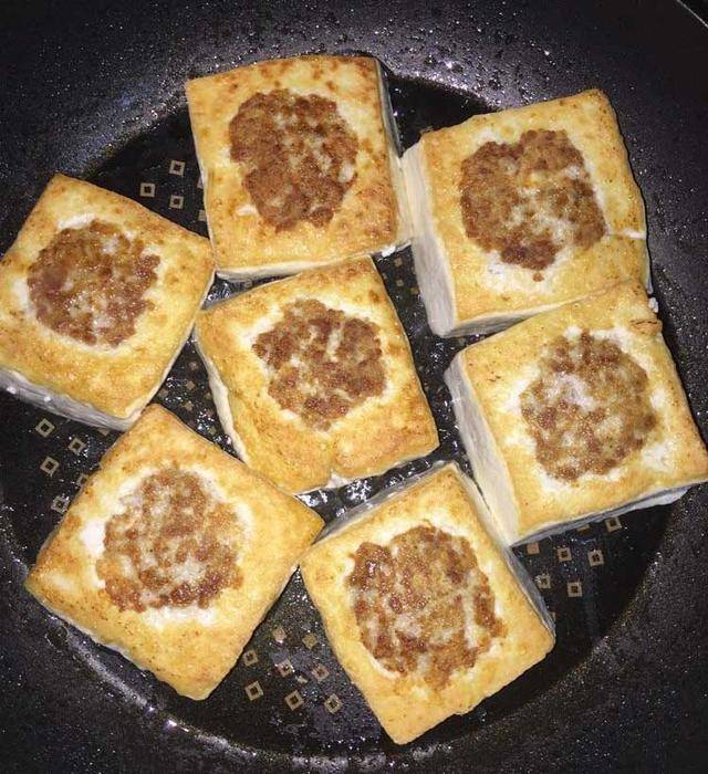 豆腐別再炒著吃，試試這種做法，簡單易做一學就會，一口一塊真香