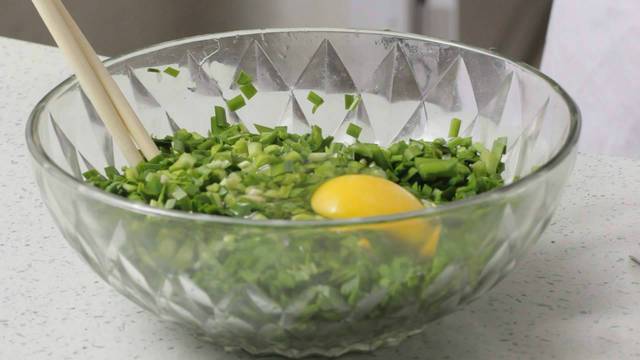 老媽子透露 調韭菜餡時 注意這3點 餃子不出水 味更香