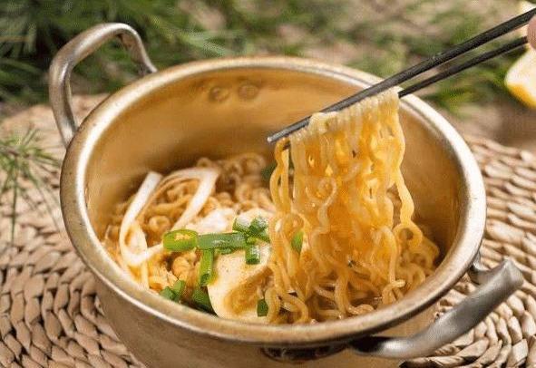 韓國人吃泡麵和我們吃泡麵有什麼不同？