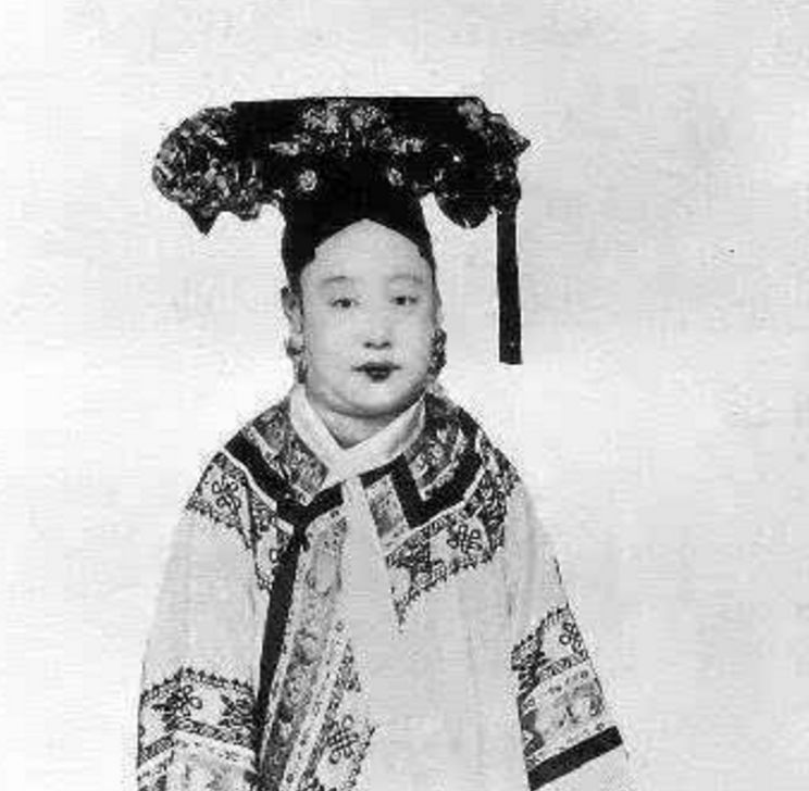 看完皇后、令妃、後宮「三千佳麗的素顏照」終於知道皇上有多苦了！ 