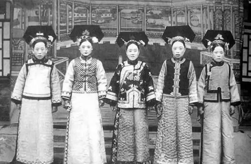 看完皇后、令妃、後宮「三千佳麗的素顏照」終於知道皇上有多苦了！ 
