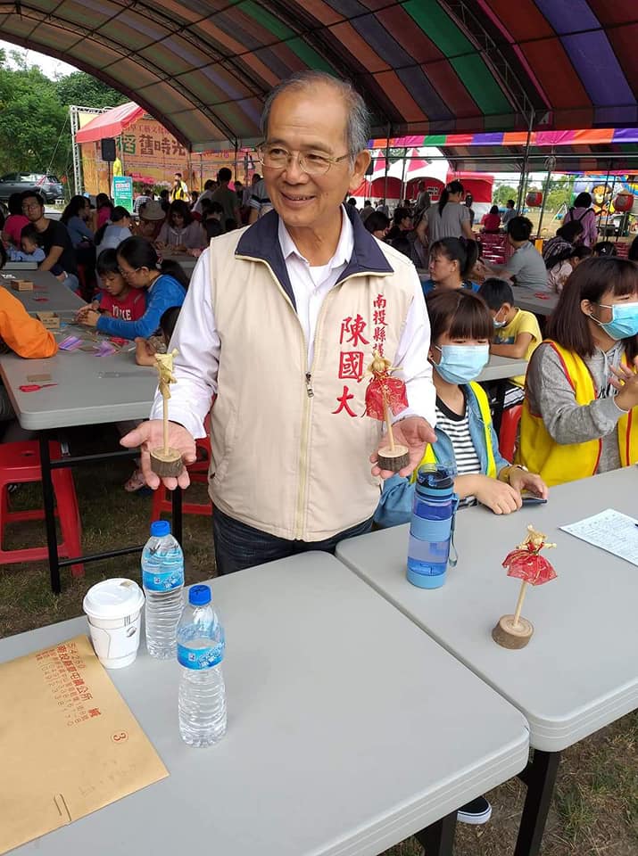 南投孝子天天牽88歲母散步！ 媽媽失智他溫柔提醒「我是你兒子」 多年甘之如飴「一天最幸福時光」