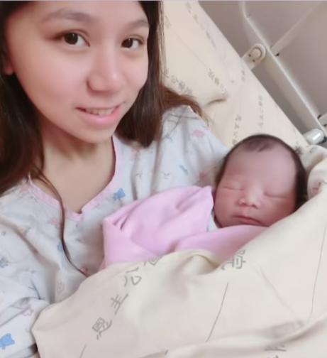 國三就開始很會舔！蕾拉自曝黑歷史「高2妊娠照」母乳脹到F↑…網：想看奶最後卻看哭了