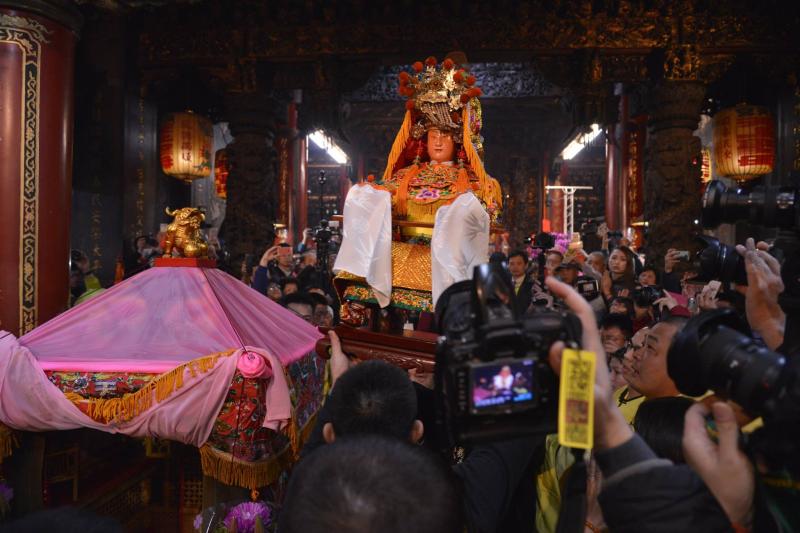 白沙屯媽祖沒去他家！彰化哥不滿「直接離隊走人」，1小時後「神秘阿公敲門說話」他嚇翻道歉!