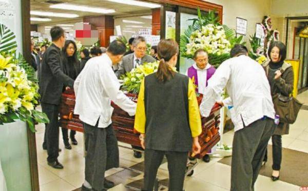 「人有三魂，分別為生魂、靈魂及覺魂「這些話」千萬別在殯儀館說出口！後果讓人看了頭皮發麻！