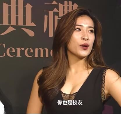 走鐘獎太精彩！關關「上下重點全露」尺度大…「紅毯5美」是她們整粒端出：不知看哪裡