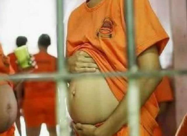 ◤內幕◢ 女子監獄沒有男犯人，為何每年會有很多人懷孕？獄警告訴你答案！！