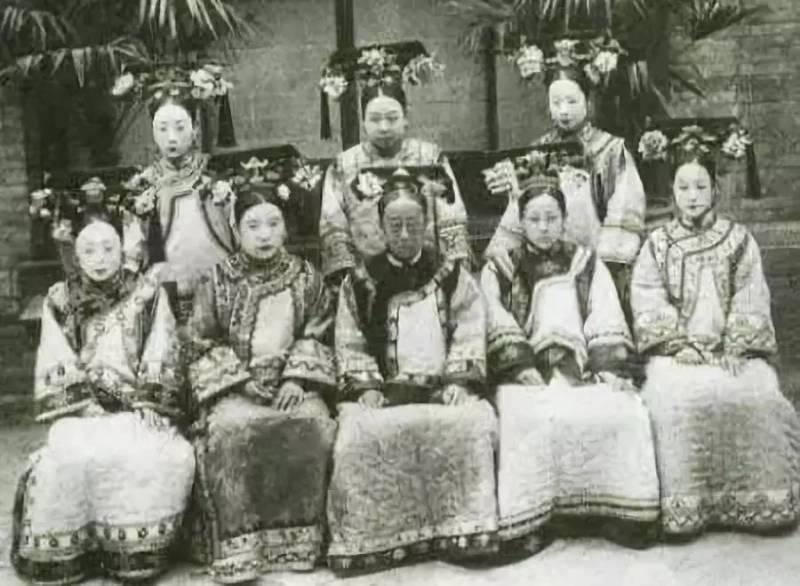 看完皇後，令妃，後宮三千佳麗的素顏照，終於知道皇上有多苦了！