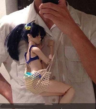 30張美女搞笑圖，保證你笑到肚疼！！美女司機掛檔的手法很嫻熟啊，亮點自己找!