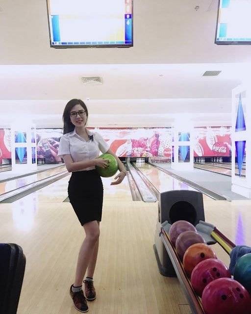  .HONDA女業務穿黑窄裙賣車！非常有型，車主暴動：每天賀成交