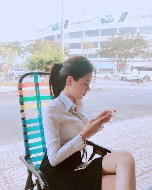  .HONDA女業務穿黑窄裙賣車！非常有型，車主暴動：每天賀成交