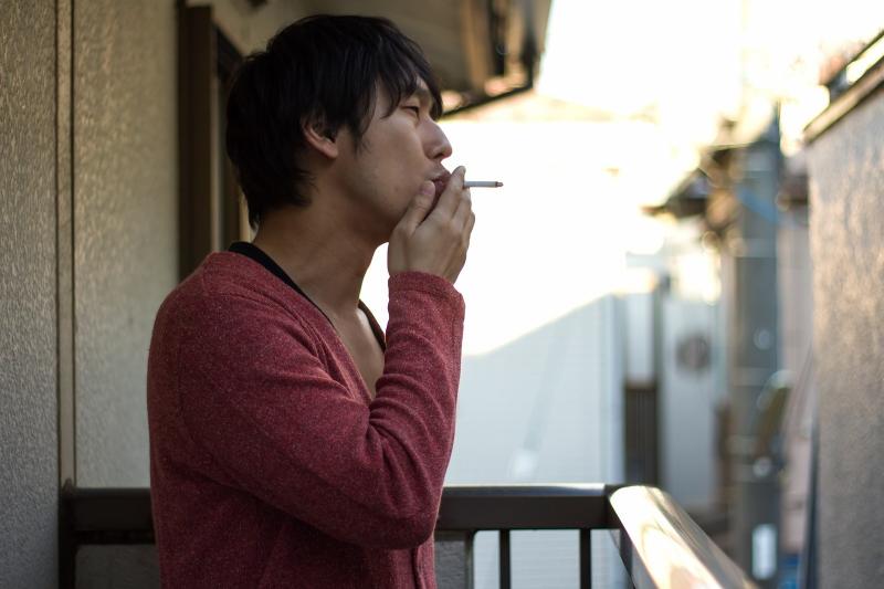 吞藥開瓦斯自殺！隔天起床「發現沒死」點個菸...周圍45棟房炸了 | 深海大花枝 | 鍵盤大檸檬