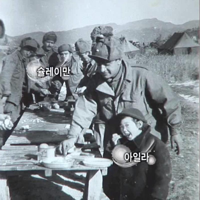 土耳其爸爸來打韓戰！　從廢墟探頭的小女孩成了《艾拉，戰爭下的女兒》 | 羅小編 | 鍵盤大檸檬