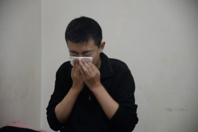 重症男孩背著父母簽下「生死書」，偷偷北上當「小白鼠」以身試藥 