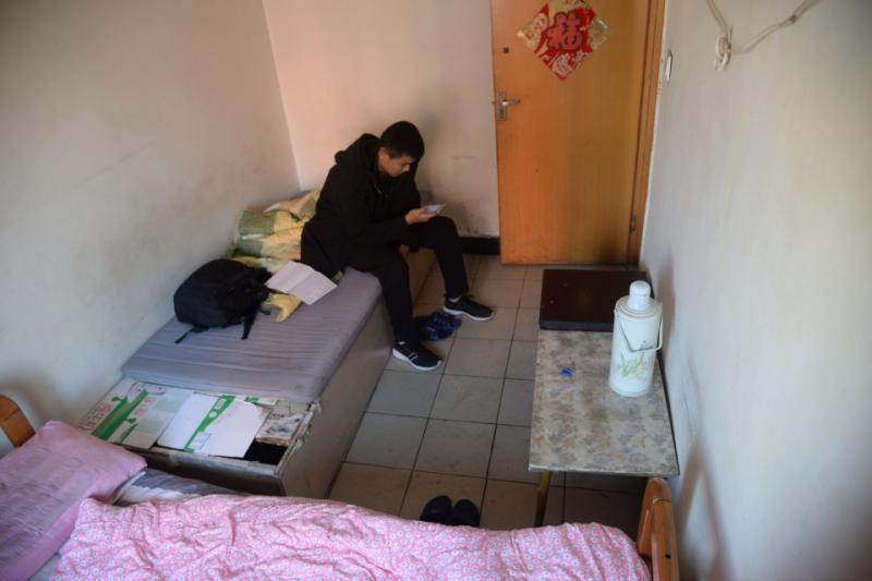 重症男孩背著父母簽下「生死書」，偷偷北上當「小白鼠」以身試藥 